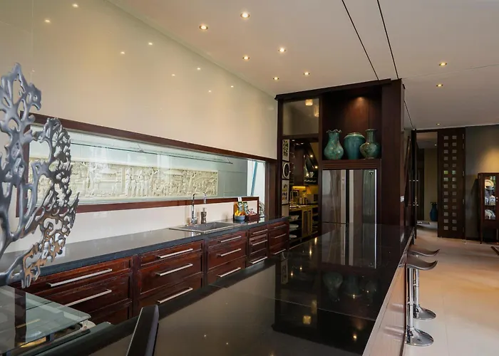 The Luxe - A Boutique *